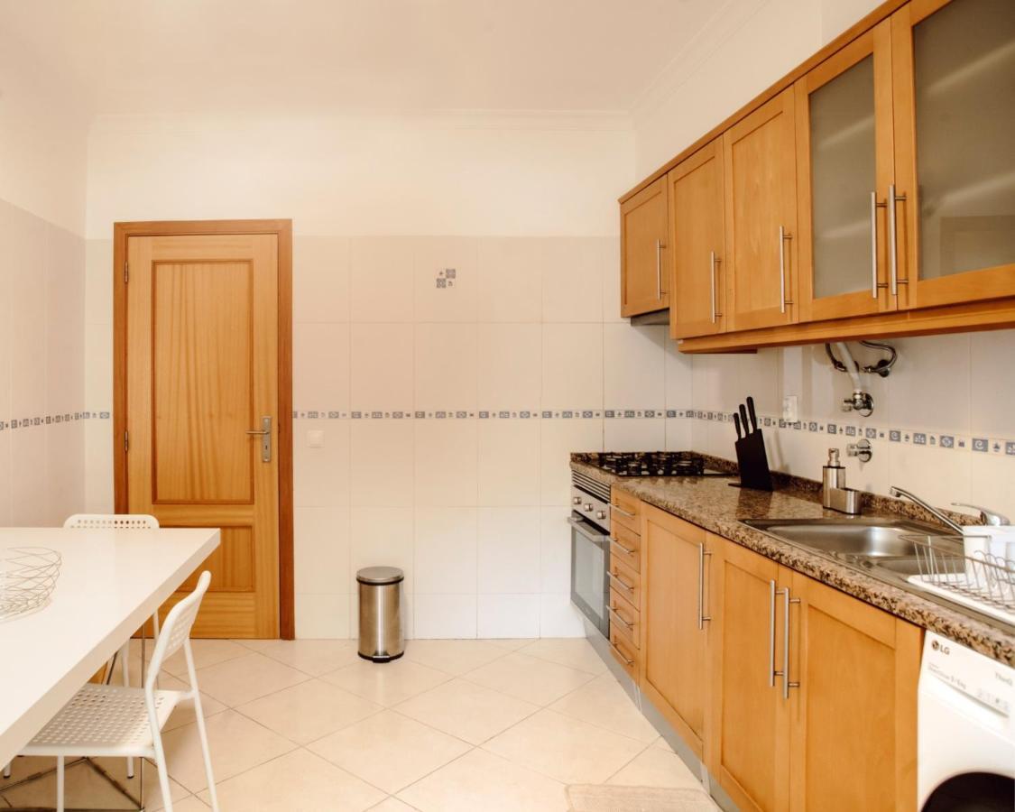 Harbour'S Way, Spacious And Cosy Apartment, With Ac Olhão Eksteriør bilde
